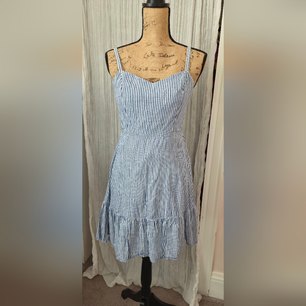 Old Navy Pinstriped Knee-length Cotton Dress in Blue and White